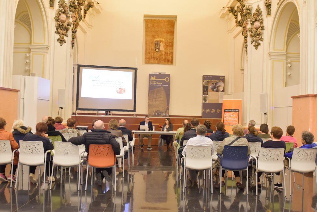 Charlas sobre salud, nutrición y menopausia en la sala El Teatret de Xixona