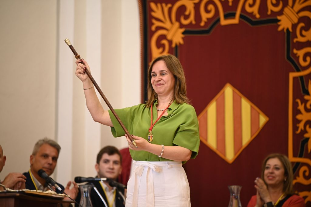 Isabel López, investida alcaldesa de Xixona