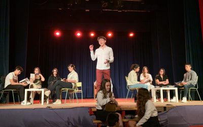 Un centenar d’actors amateurs participen en la primera Trobada de Teatre Jove de l’Alacantí